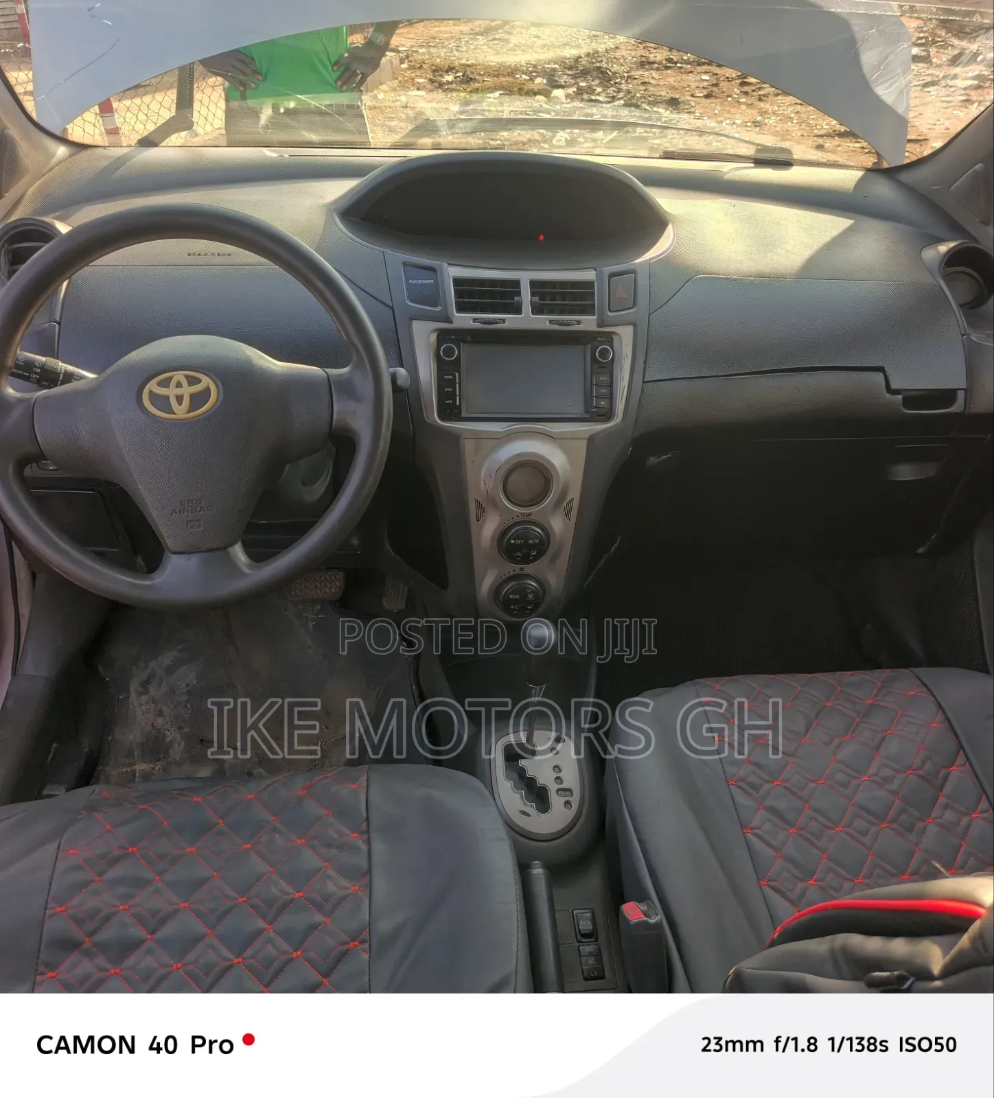 Toyota Vitz 2010 Silver