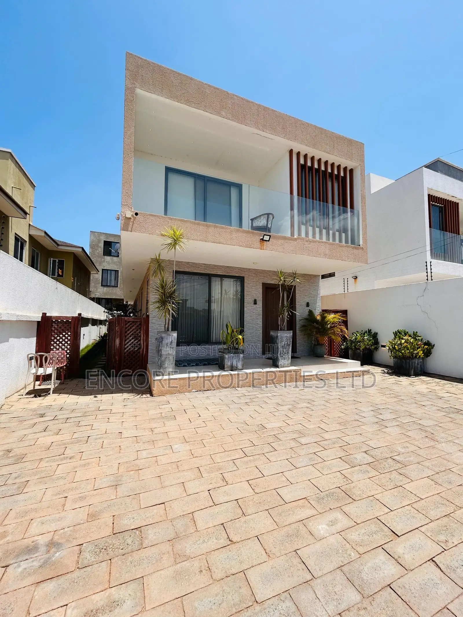 4bdrm House in Adjiriganor for sale