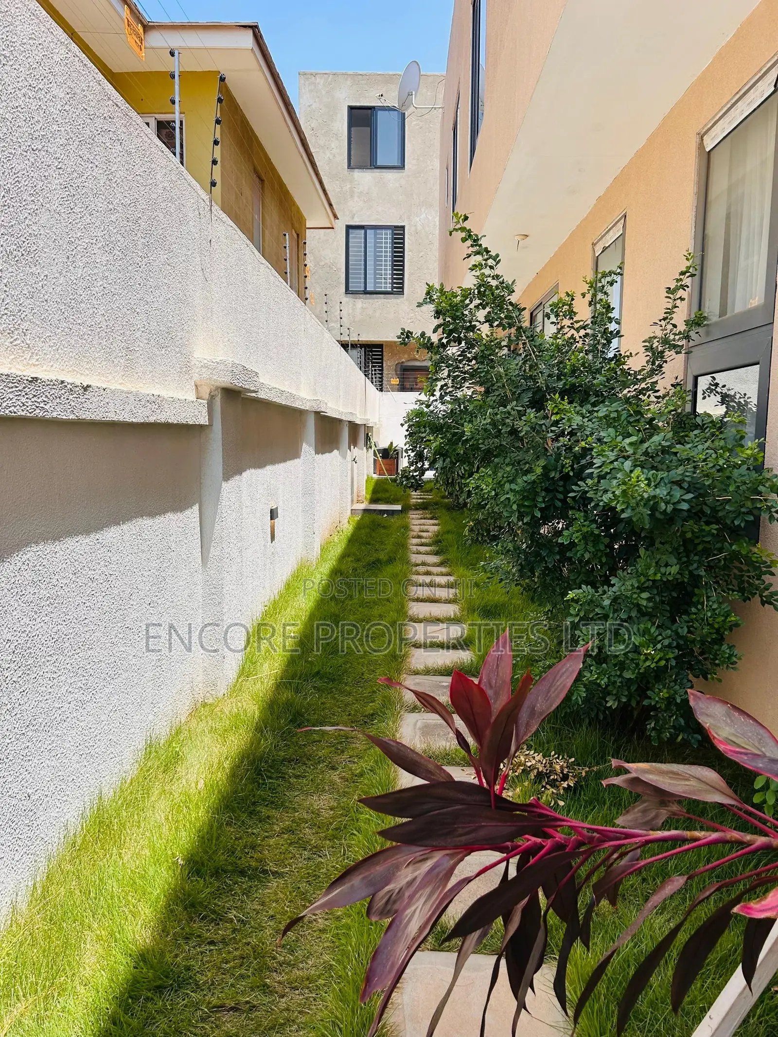 4bdrm House in Adjiriganor for sale