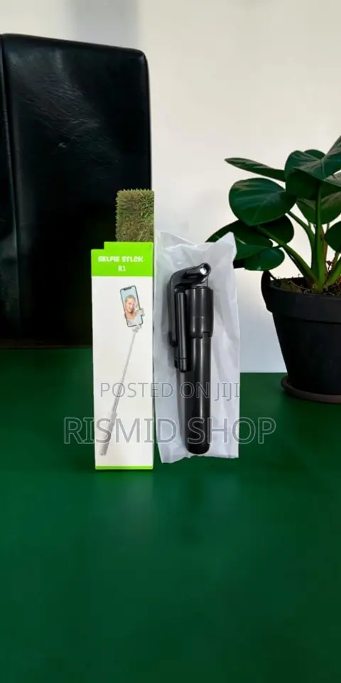 R1 Extendable Phone Holder Stick