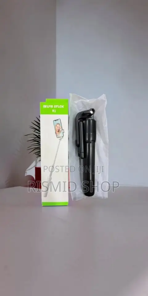 R1 Multifunctional Selfie Stick