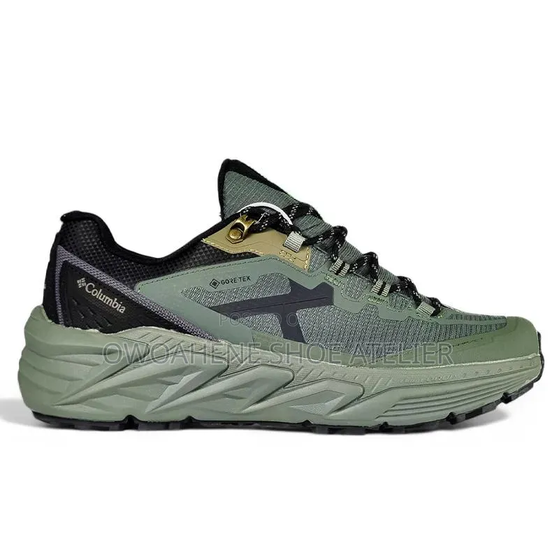 Columbia GORE-TEX Trail / Hiking Sneaker in Forest Green/Khaki