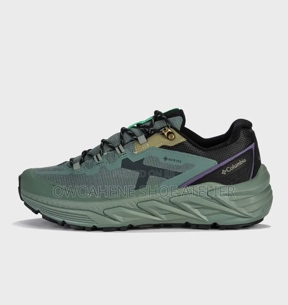 Columbia GORE-TEX Trail / Hiking Sneaker in Forest Green/Khaki