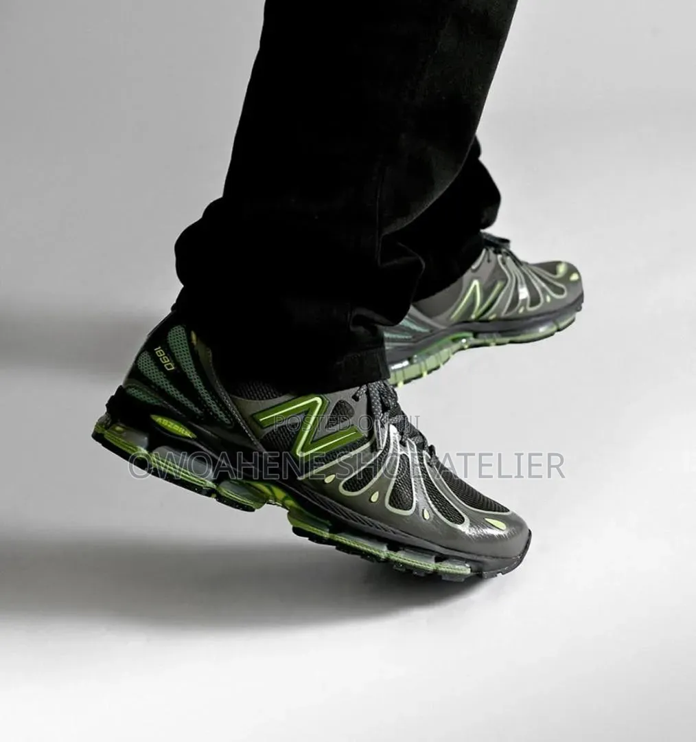 New Balance 1890 in the "Faded Black / Utility Green"