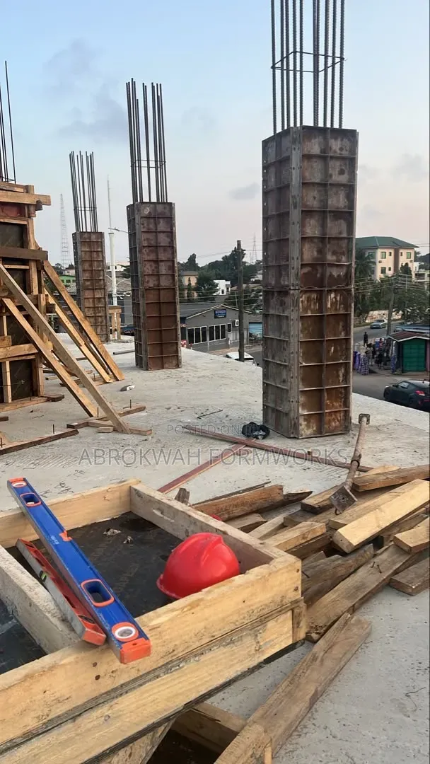 Pillars/Colums/Formwork/Props/Scaffolds/Retraining Wall/Lift/Pools