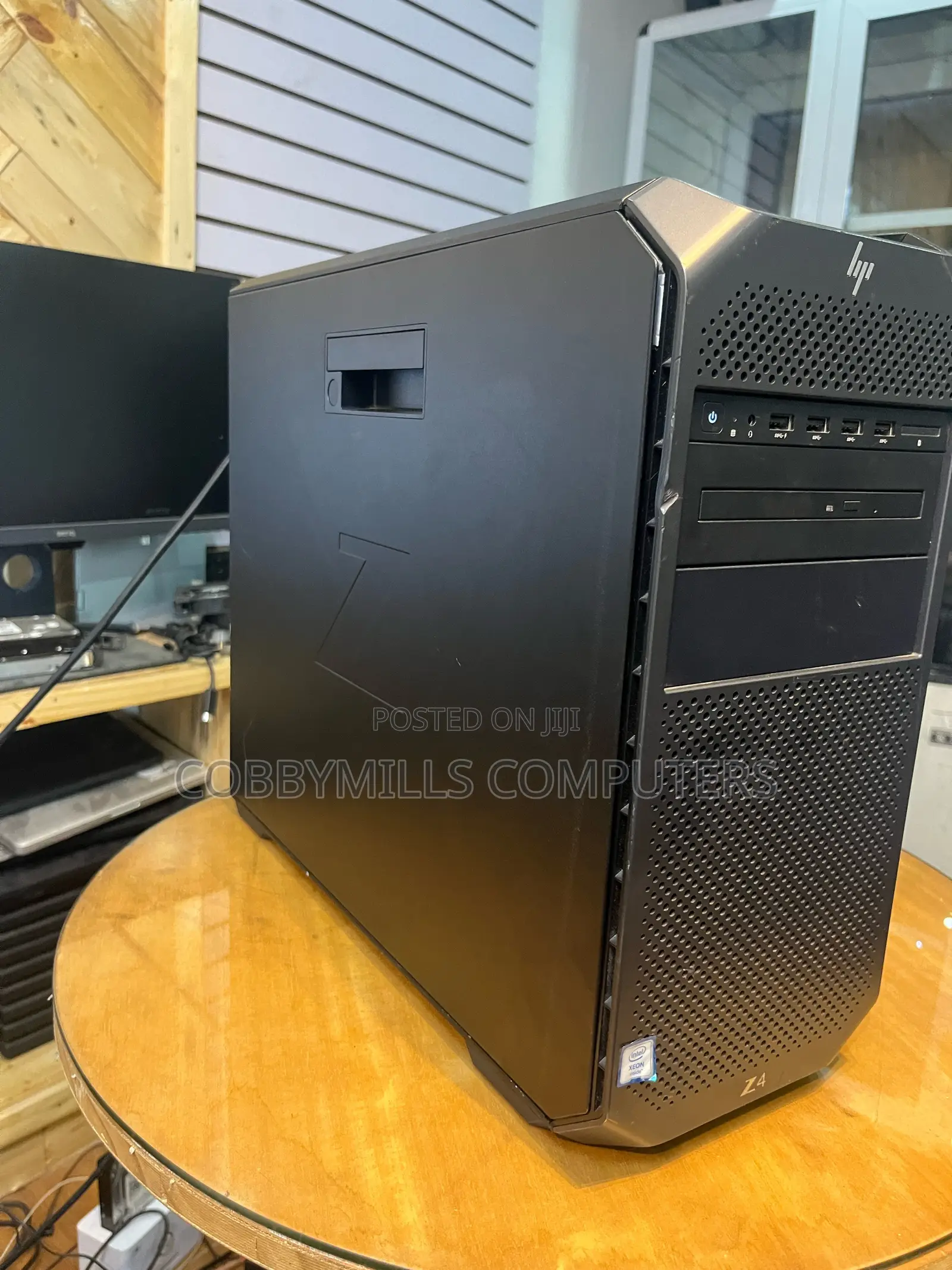 Desktop Computer HP Z4 16GB Intel Xeon HDD+SSD 256GB