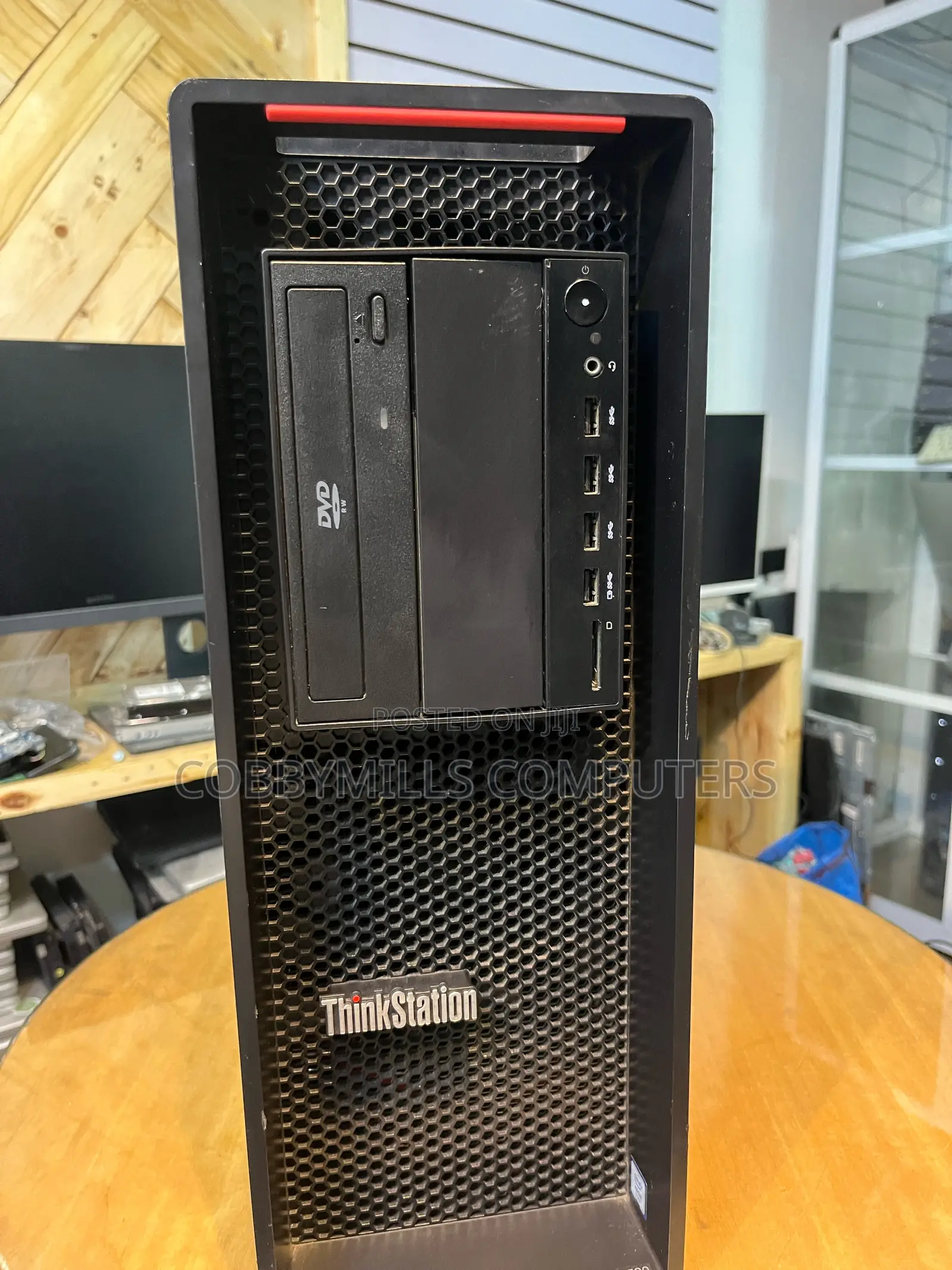 Desktop Computer Lenovo ThinkStation P520 16GB Intel Xeon HDD+SSD 256GB