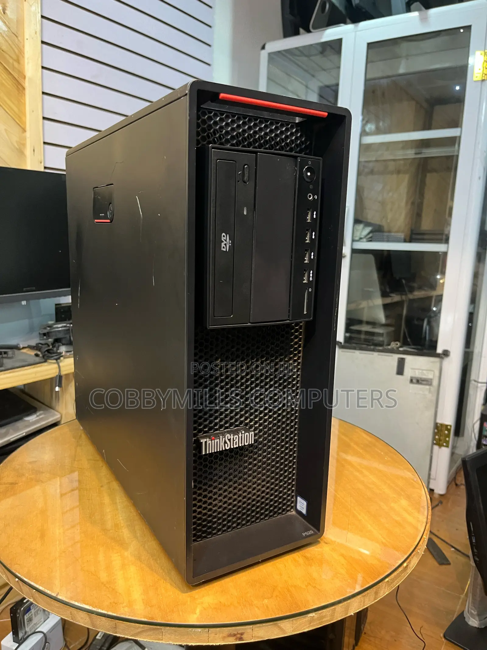 Desktop Computer Lenovo ThinkStation P520 16GB Intel Xeon HDD+SSD 256GB