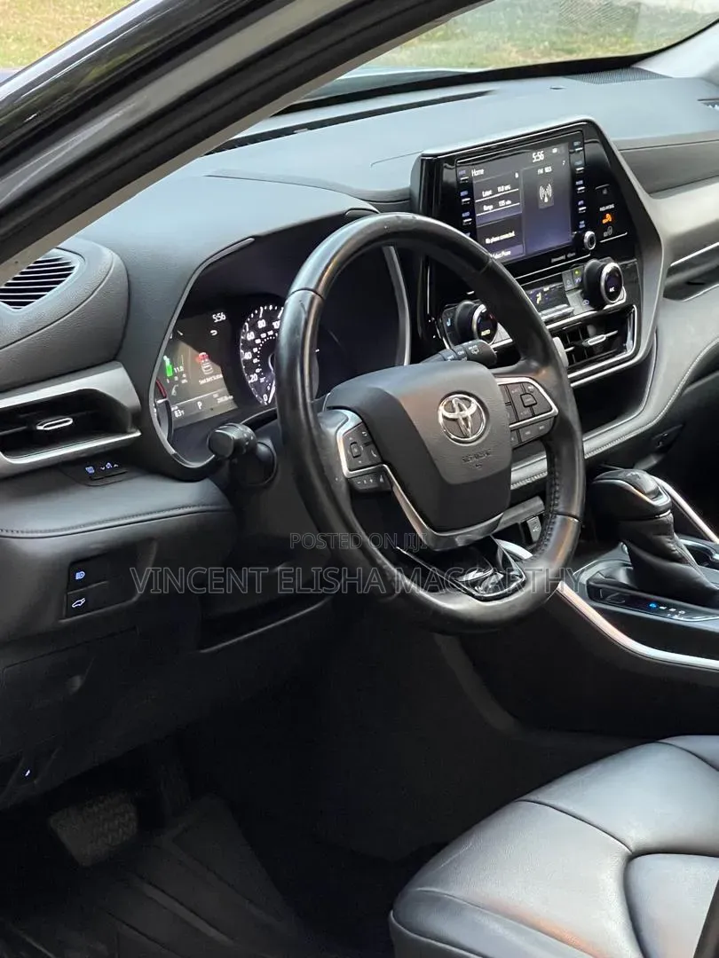 Toyota Highlander 2022 Blue