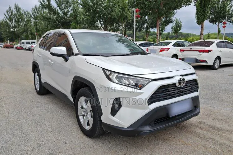 Toyota RAV4 2023 White