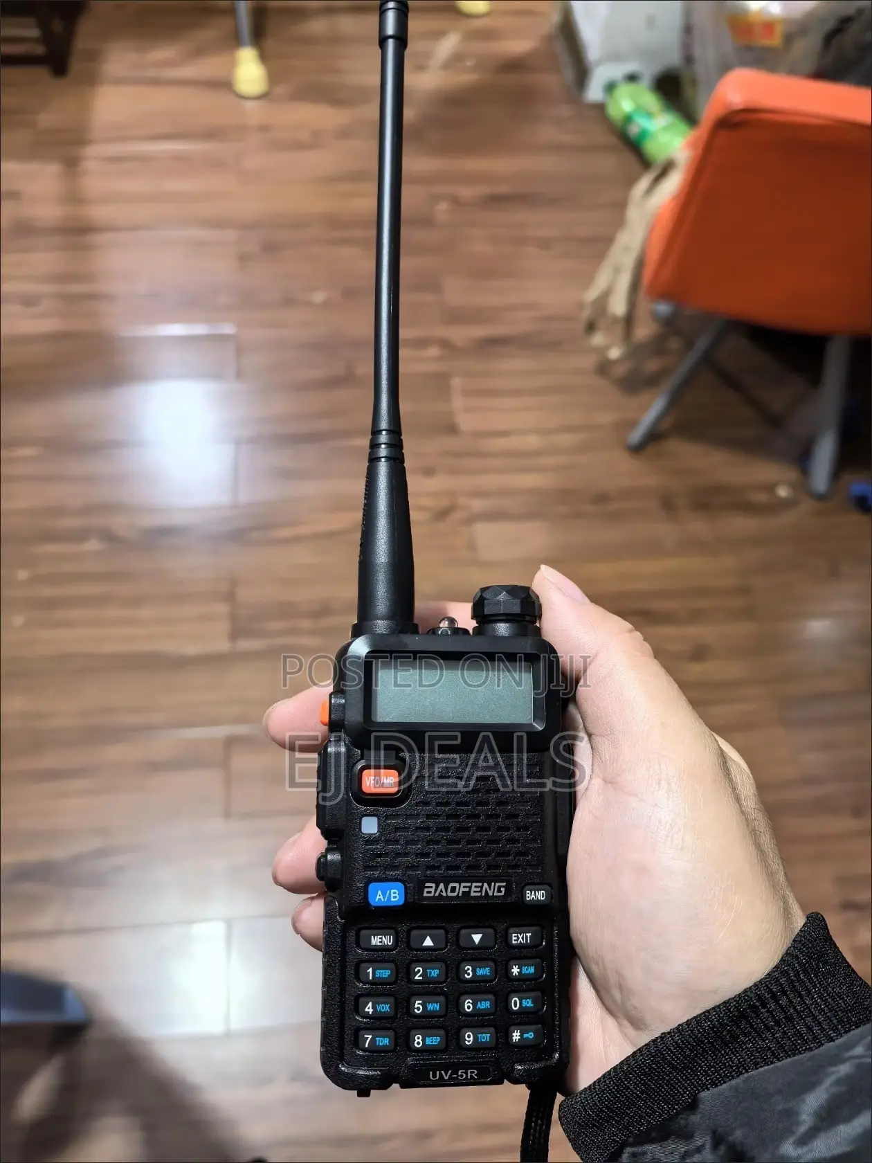 Baofeng UV 5R Dual Band Walkie Talkie 128 Channels With Radio