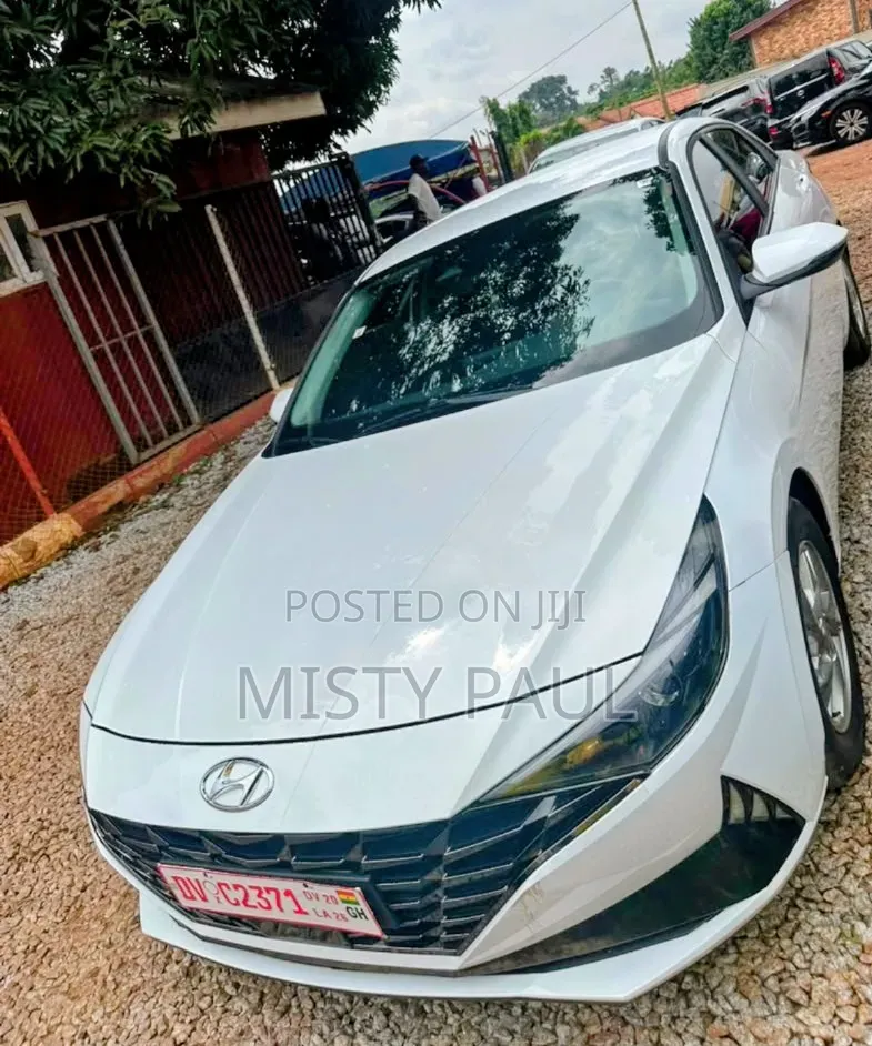 Hyundai Elantra 2021 White