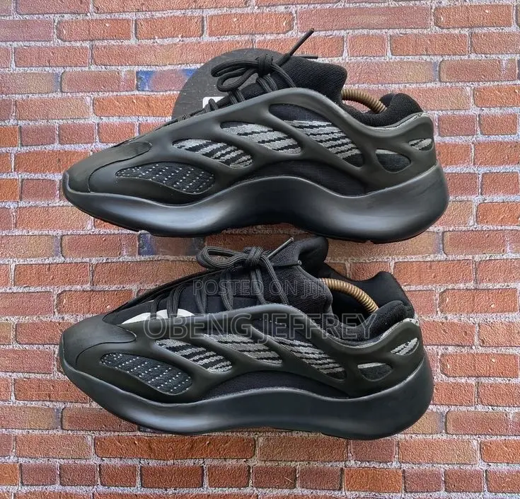 Original Adidas Yeezy Boost 700 Black