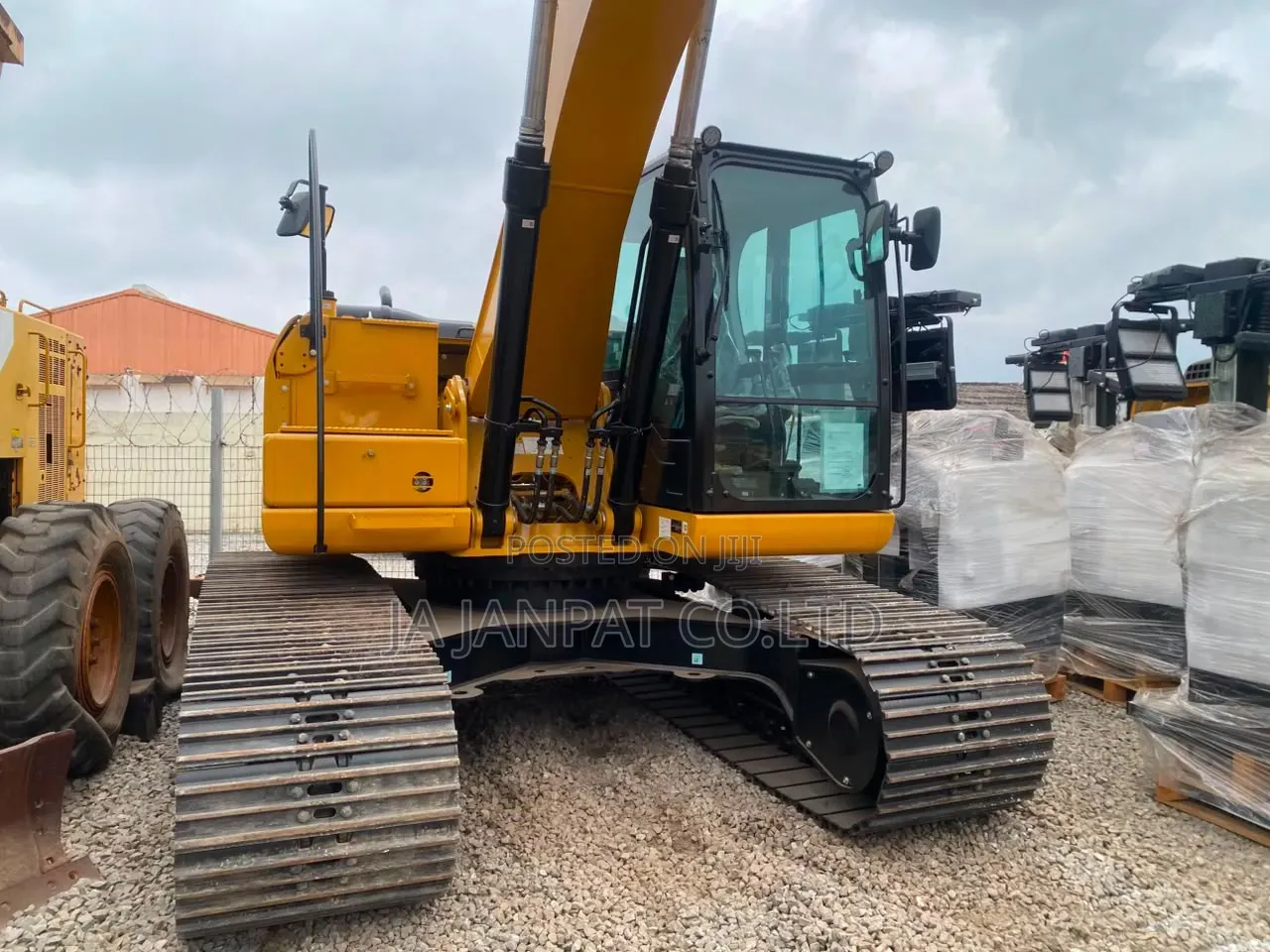 Brand New Cat 323