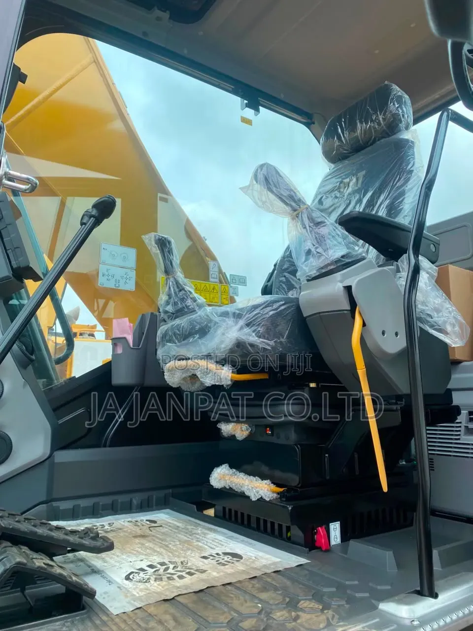 Brand New Cat 323