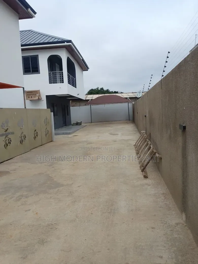 4bdrm House in Teshie Ultimate, Accra Metropolitan for sale