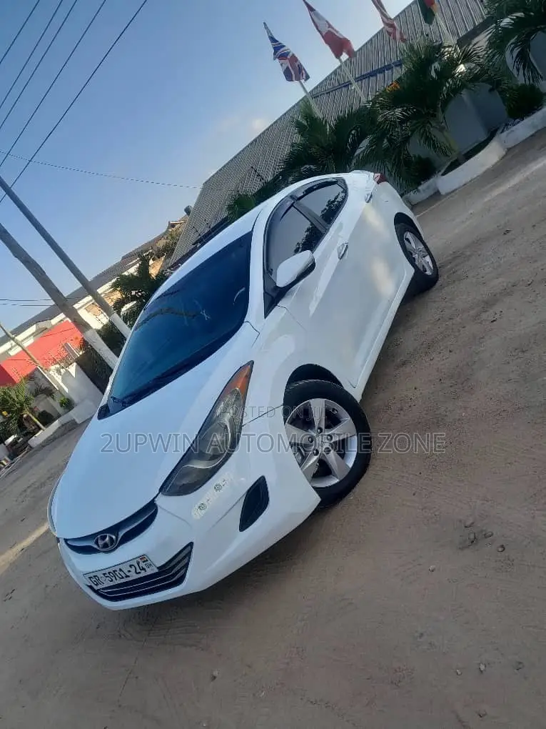 Hyundai Elantra 2013 White