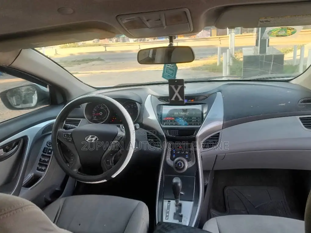 Hyundai Elantra 2013 White