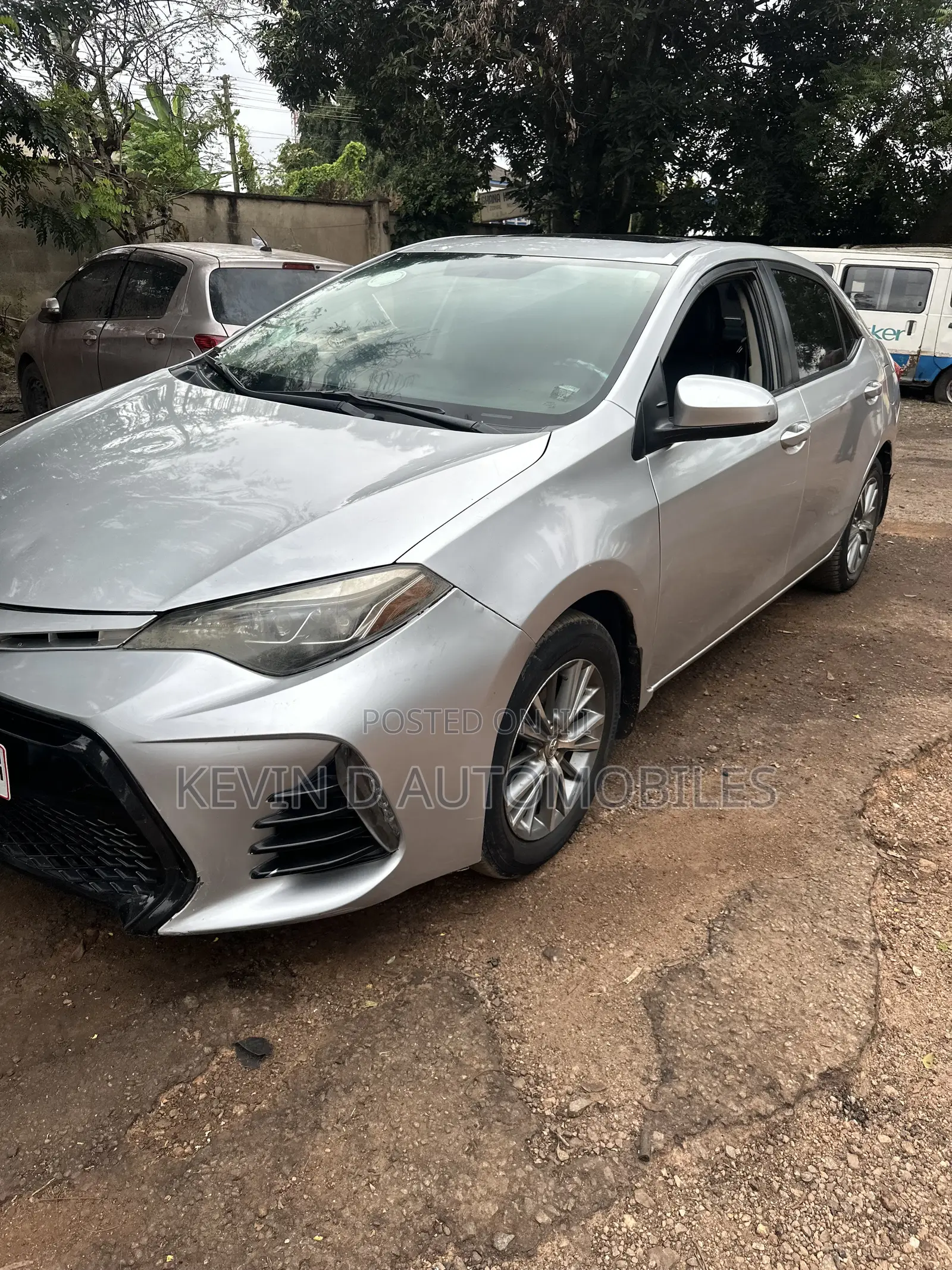 Toyota Corolla LE 4dr Sedan (1.8L 4cyl CVT) 2014 Silver