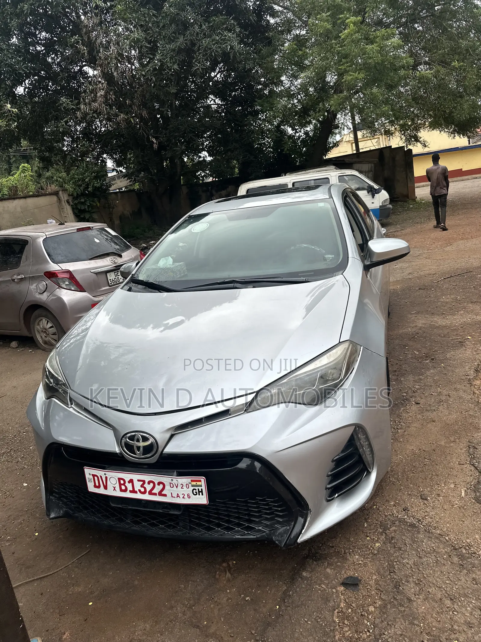 Toyota Corolla LE 4dr Sedan (1.8L 4cyl CVT) 2014 Silver