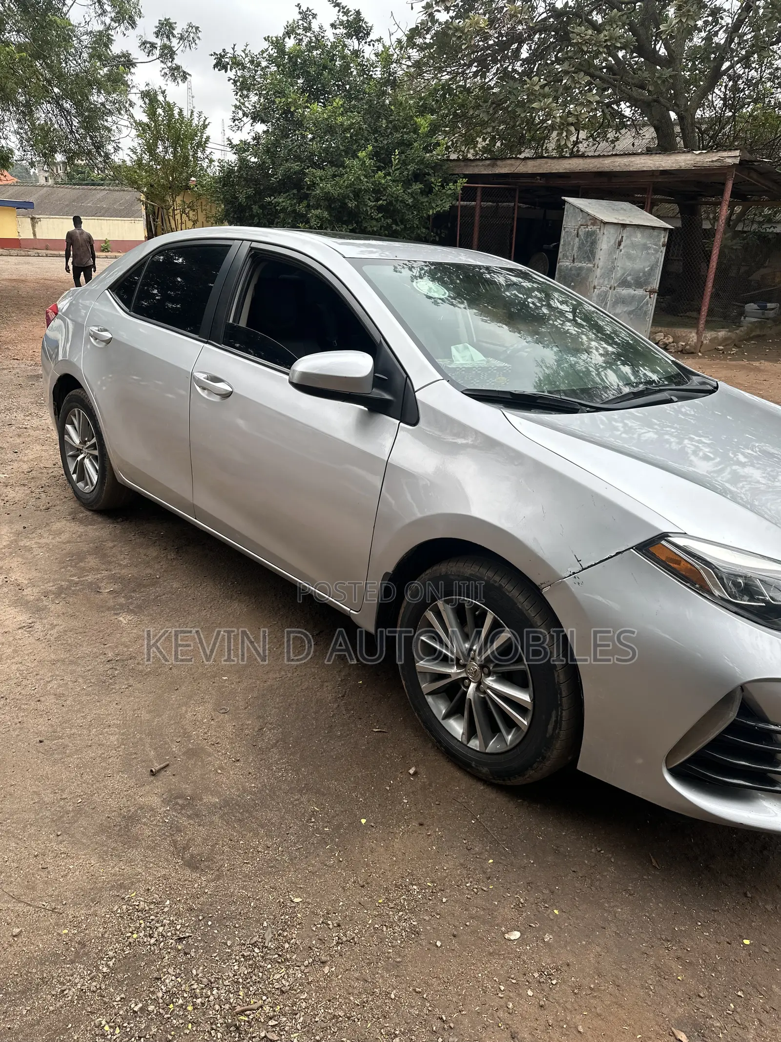Toyota Corolla LE 4dr Sedan (1.8L 4cyl CVT) 2014 Silver