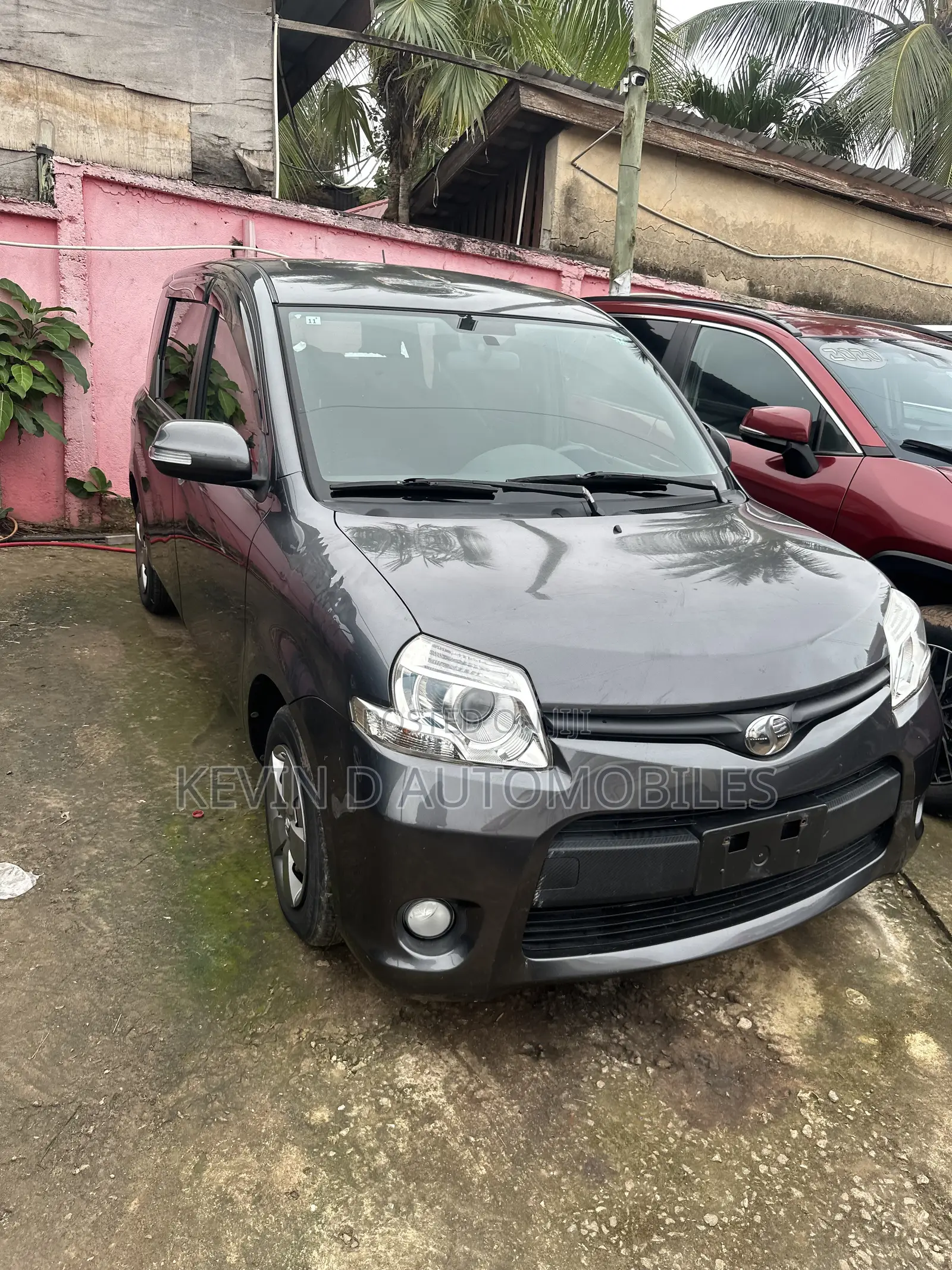 Toyota Sienta 1.5 FWD 2012 Gray