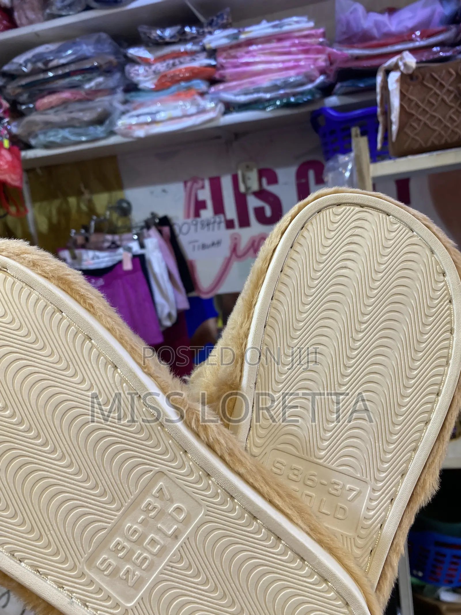 Lounge/Indoor Slippers