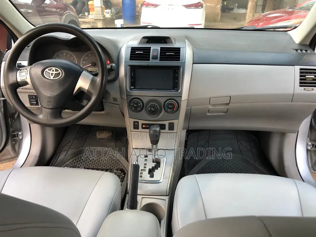Toyota Corolla 2013 Silver