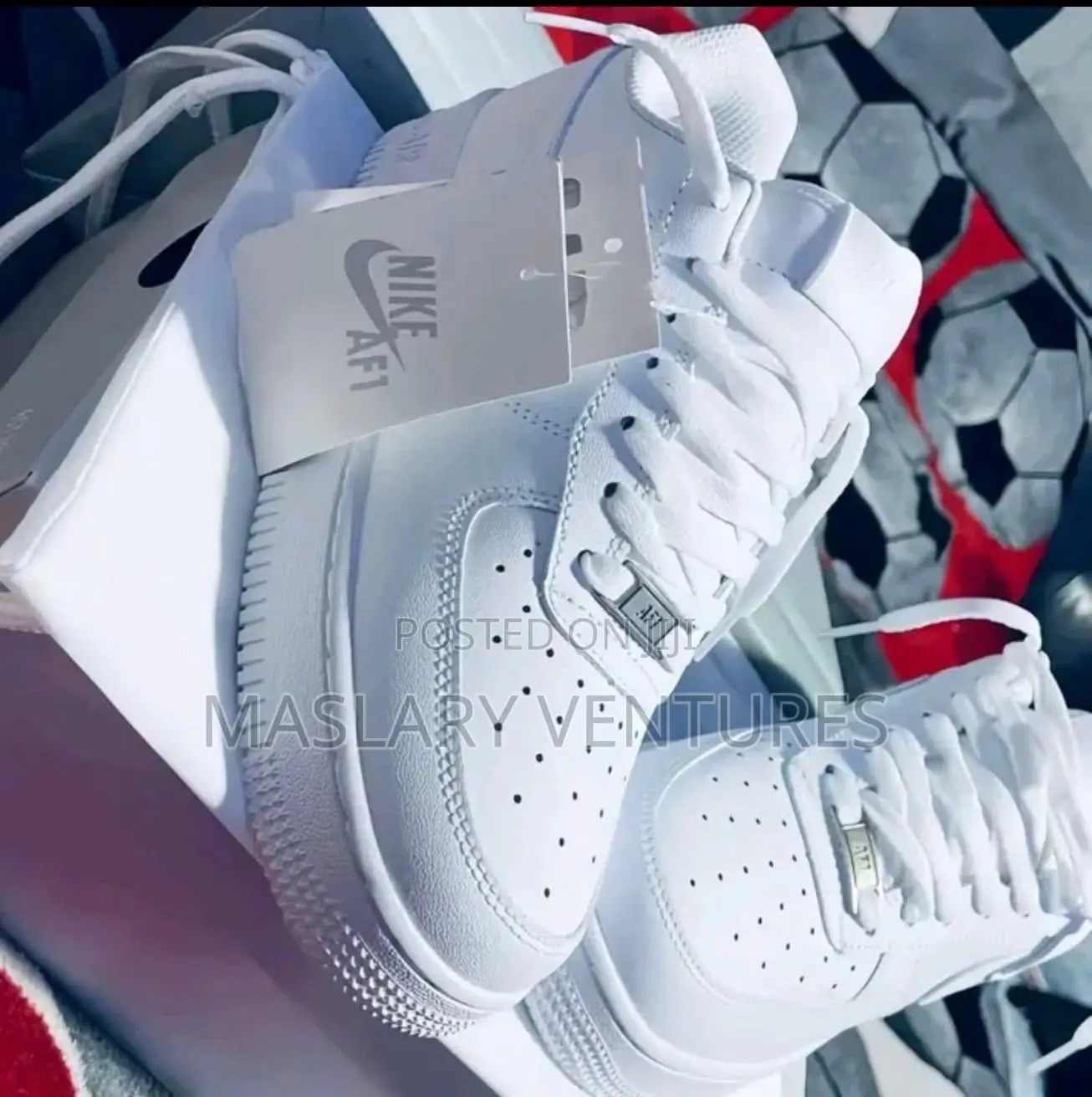 Nike Air Force - White