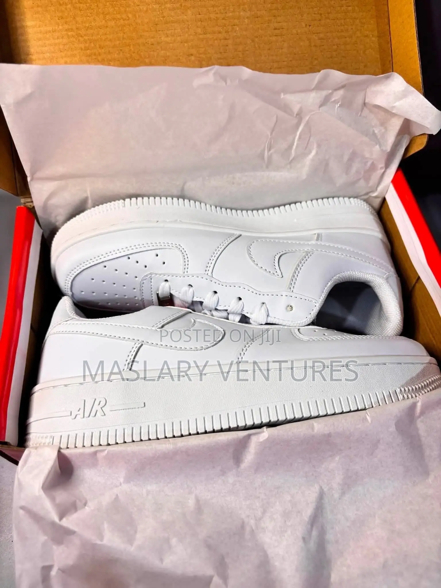 Nike Air Force - White