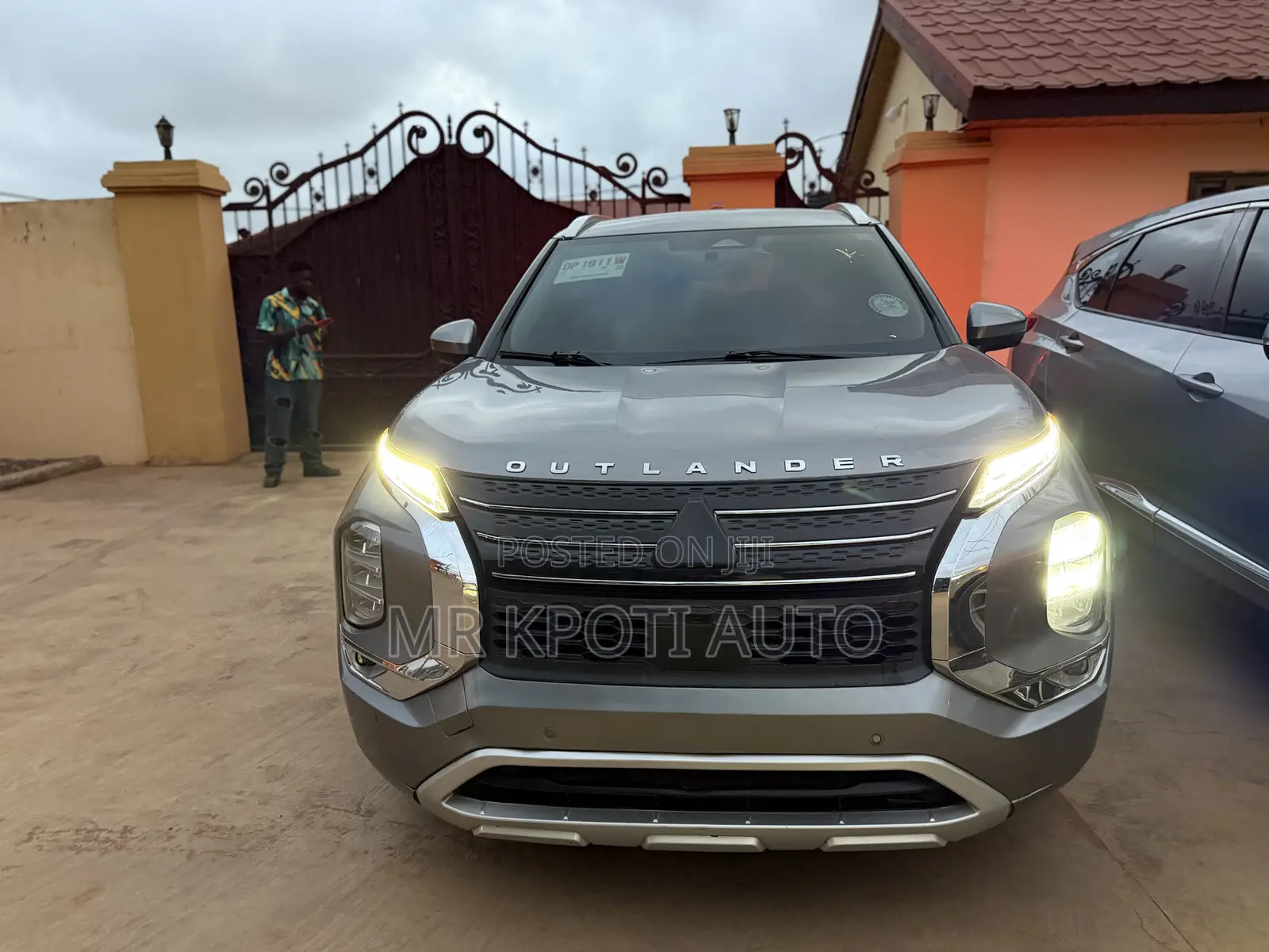 Mitsubishi Outlander 2022 Gray