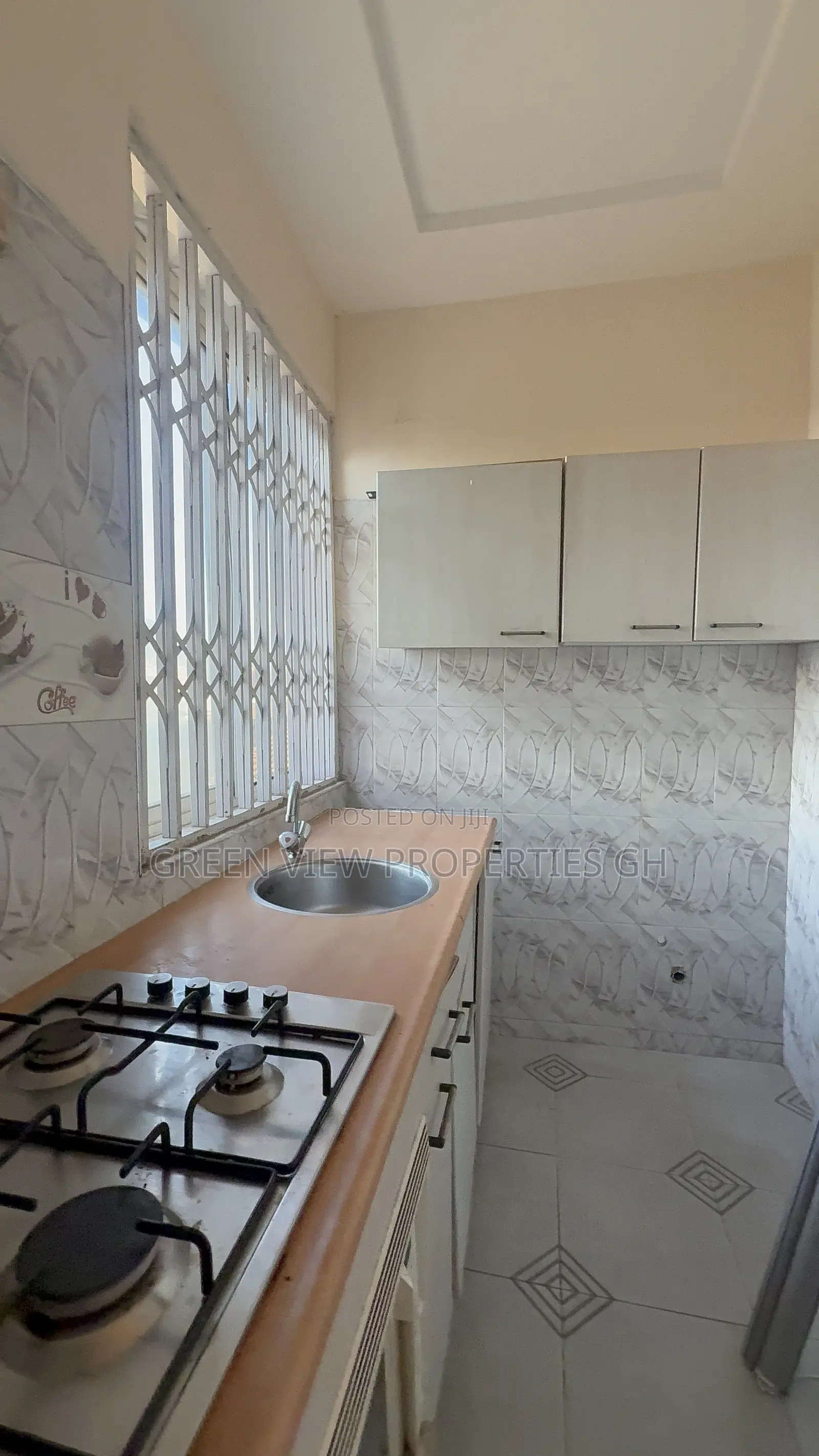 1bdrm Apartment in West Hills Mall Area for rent