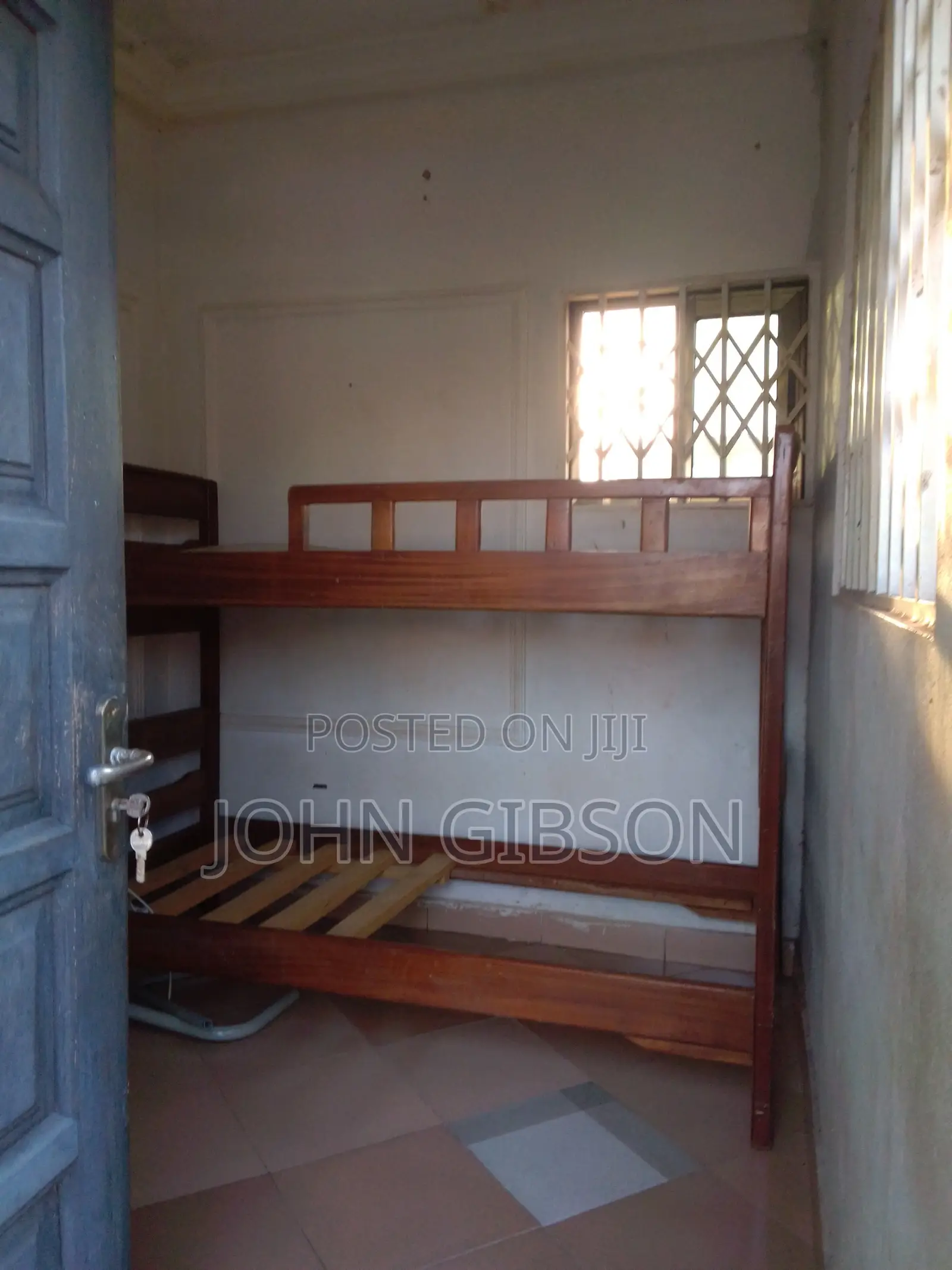1bdrm Apartment in Hostel Room, Zongo Junction for rent