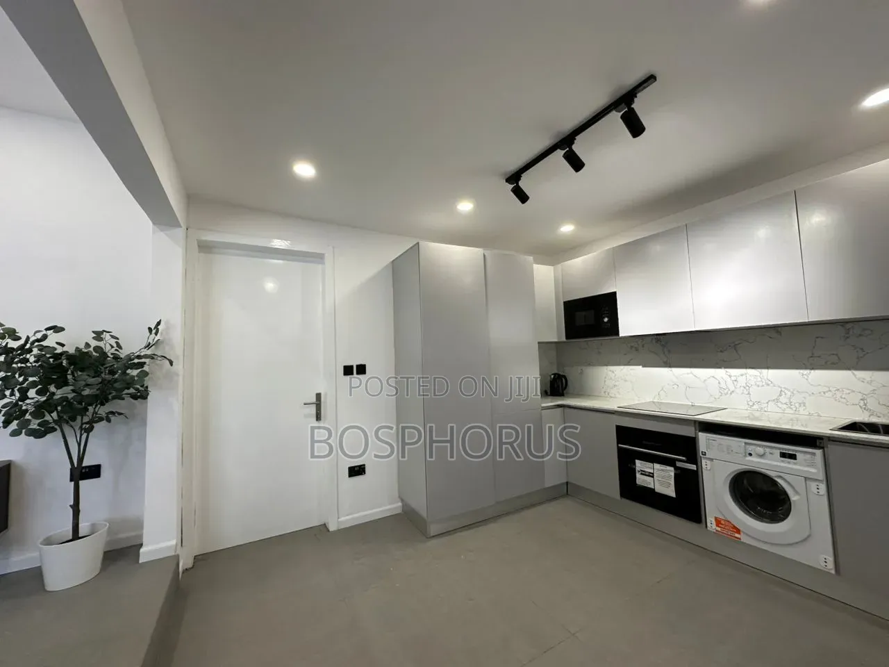 Furnished 2bdrm House in Labone, Coffee Shop Area for rent