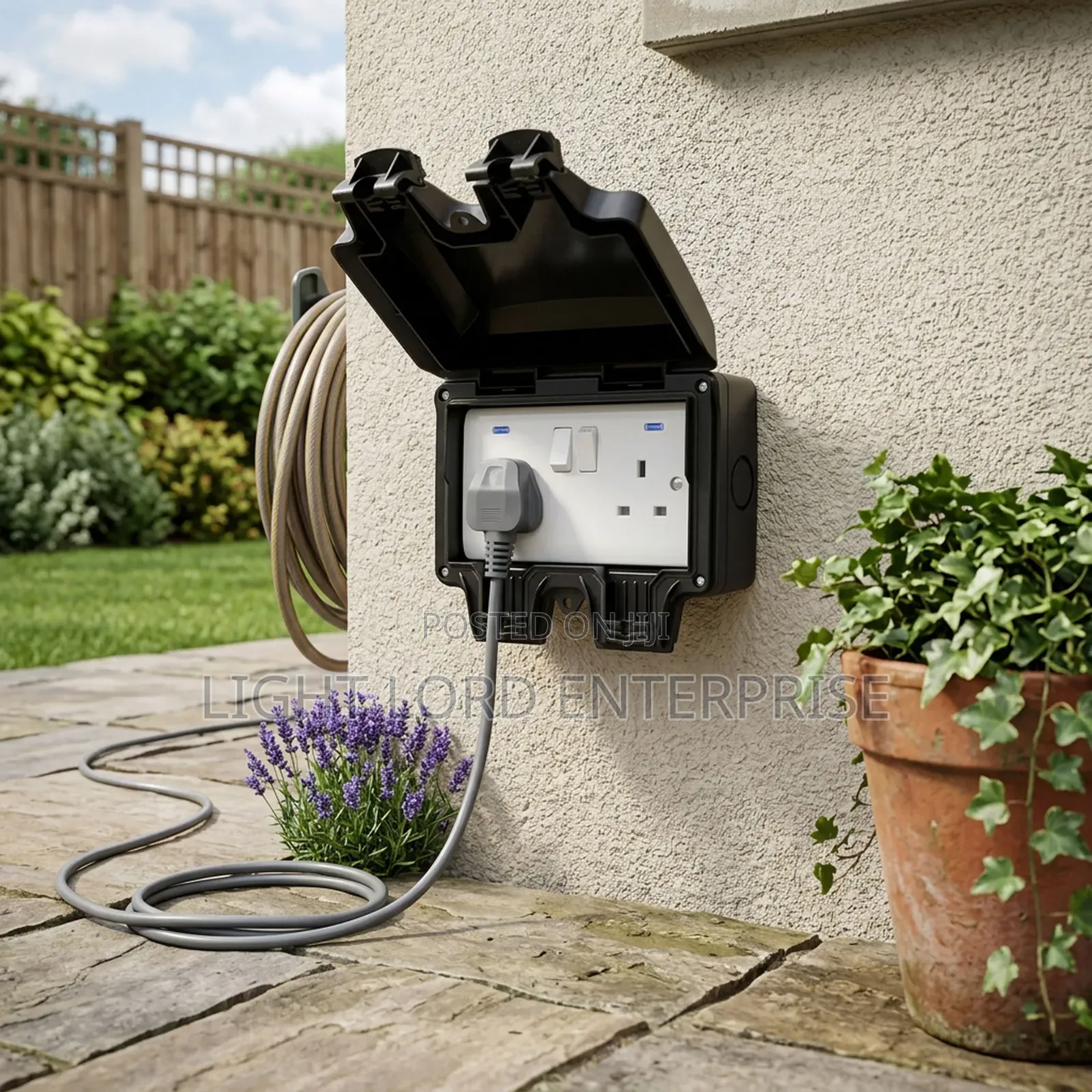 Rainproof/Snow Socket Outdoor and Indoor