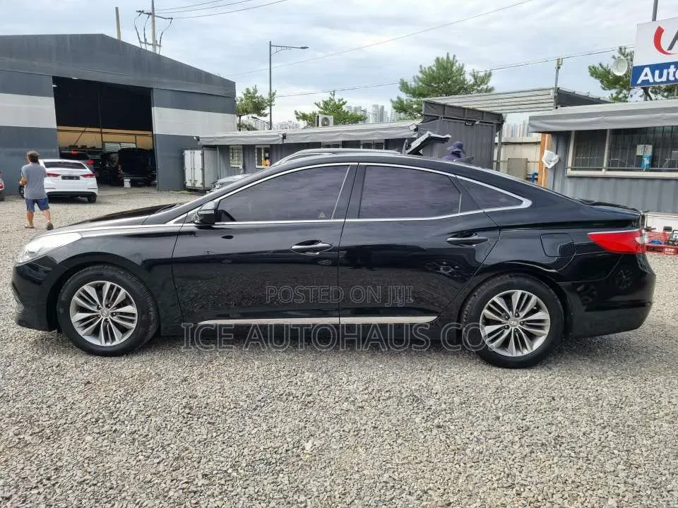 Hyundai Grandeur 2016 Black