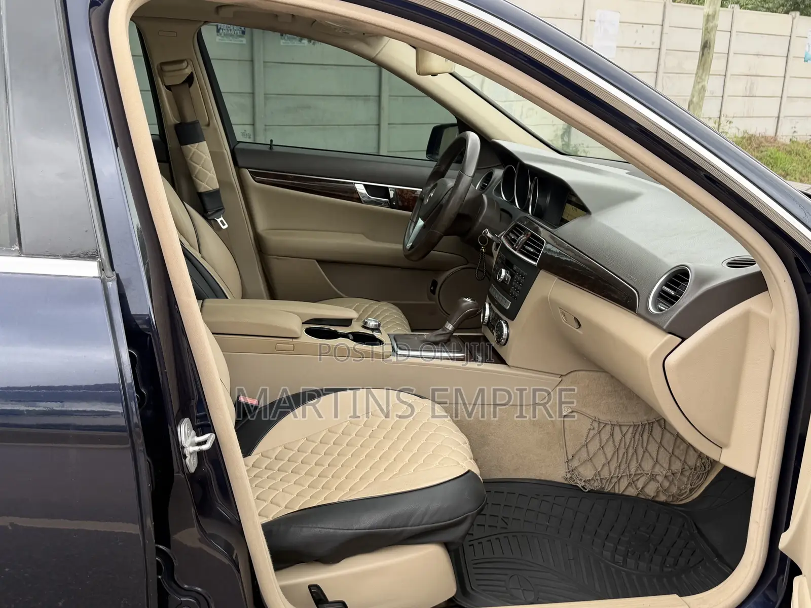 Mercedes-Benz C250 2012 Blue