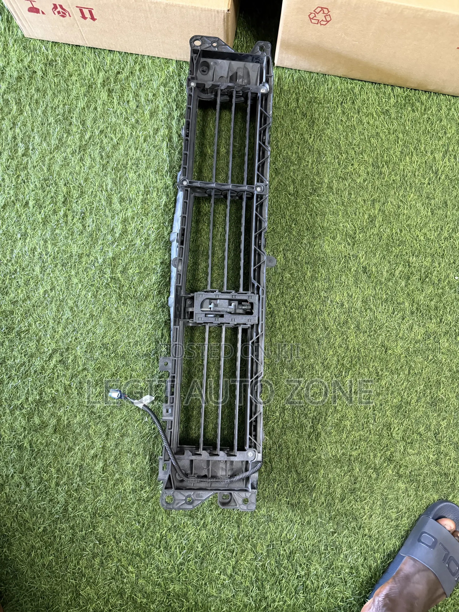Honda CRV 2020,2021,2022 Shutter Grill With Motor Complete