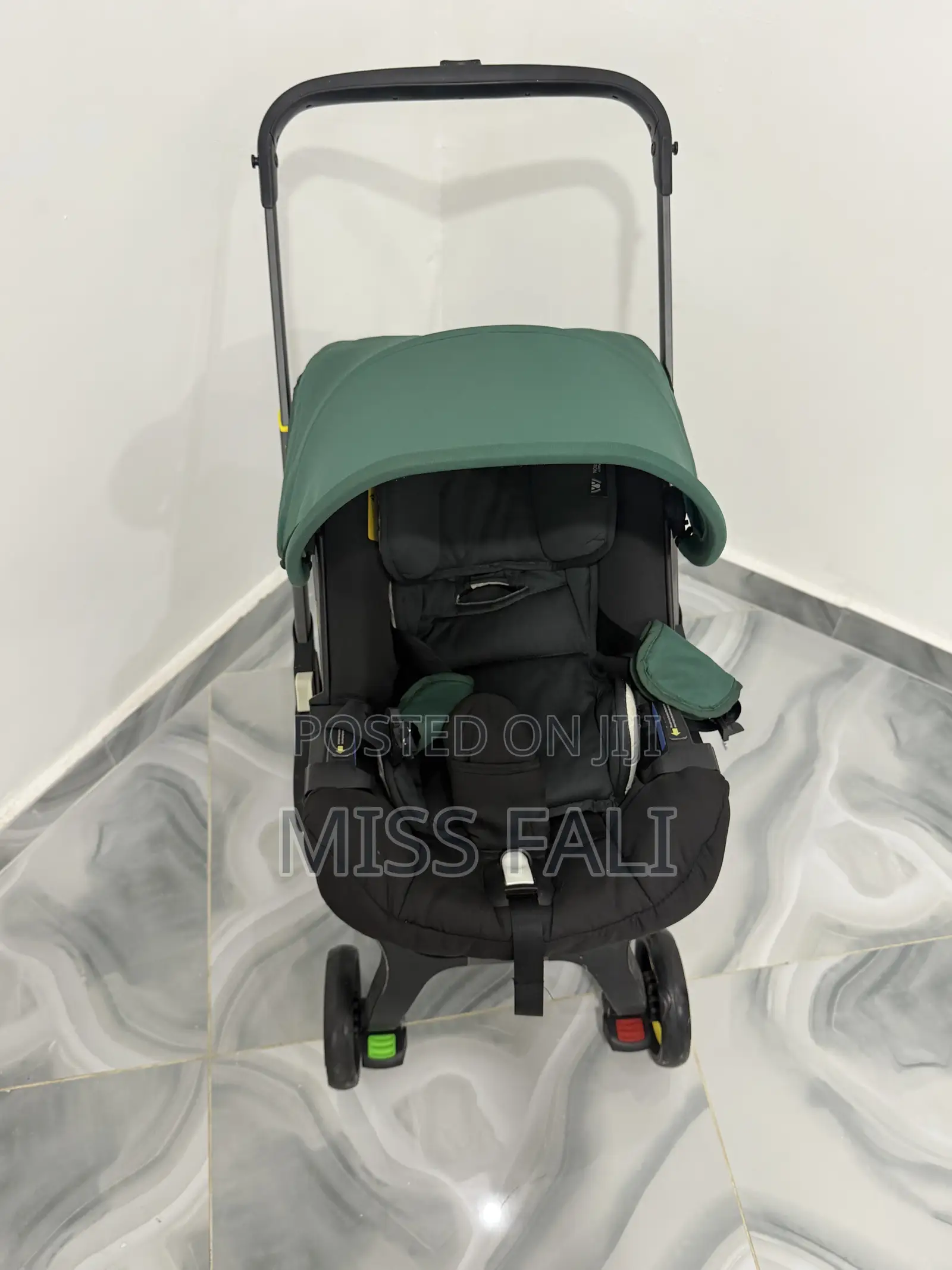 2-in-1 Baby Car Seat & Stroller. Excellent Condition