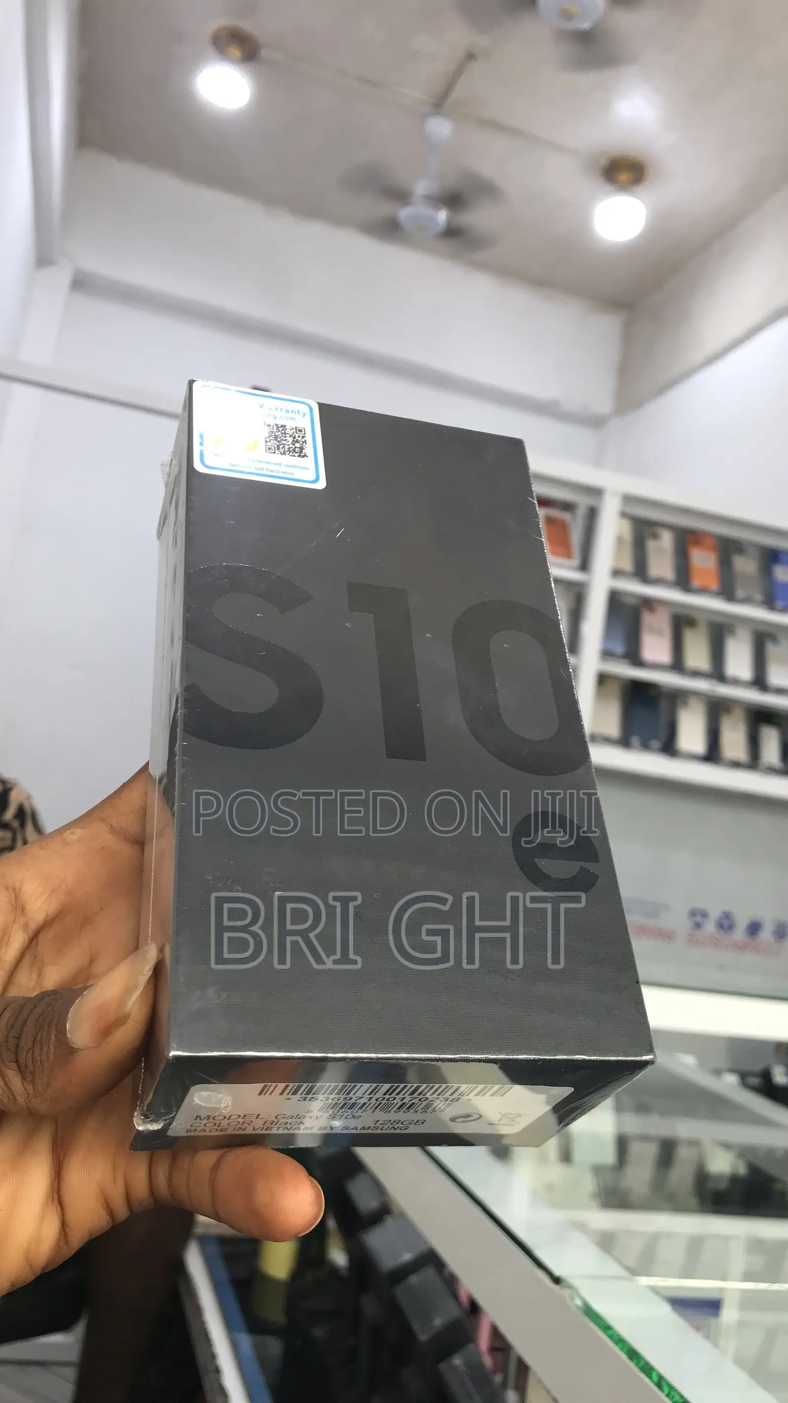 New Samsung Galaxy S10e 128 GB Black