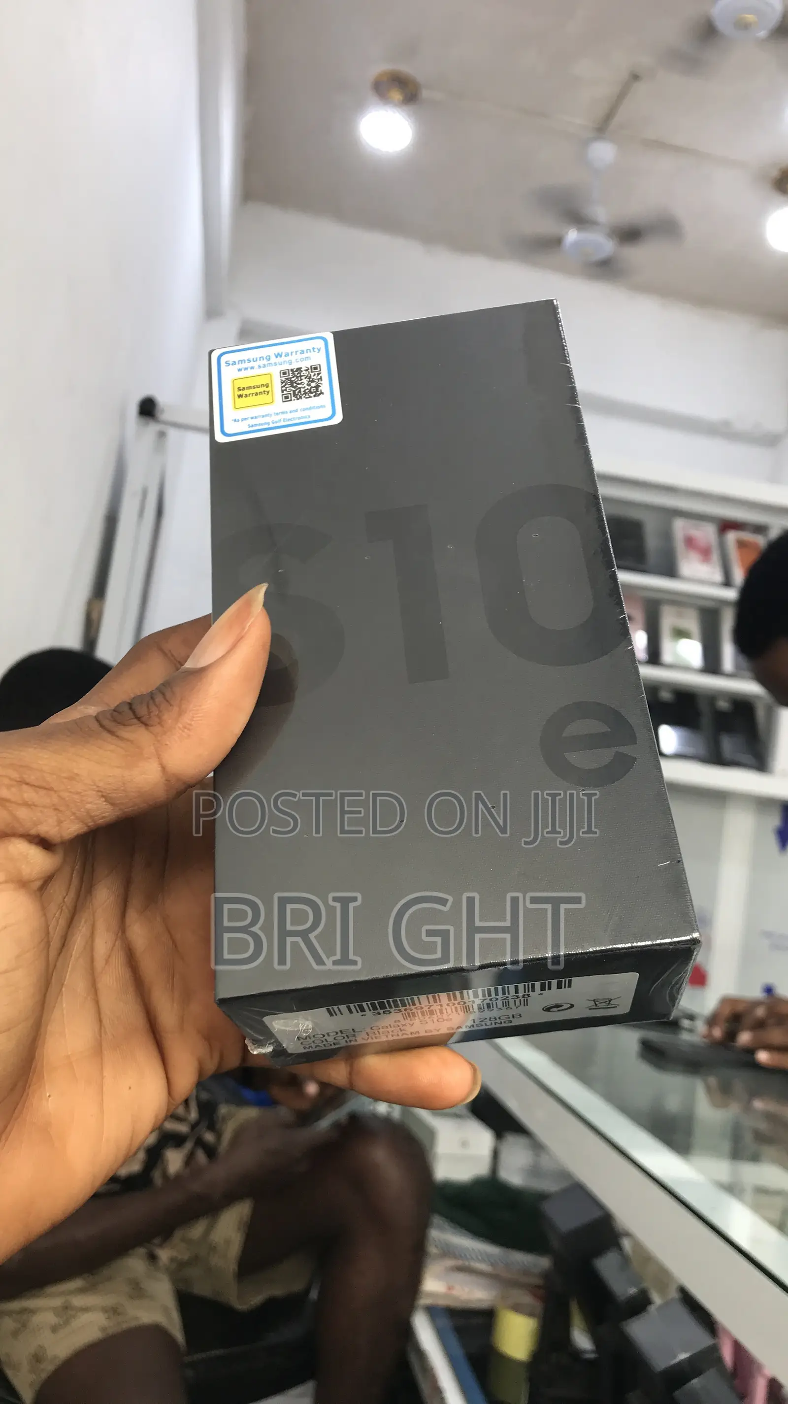 New Samsung Galaxy S10e 128 GB Black