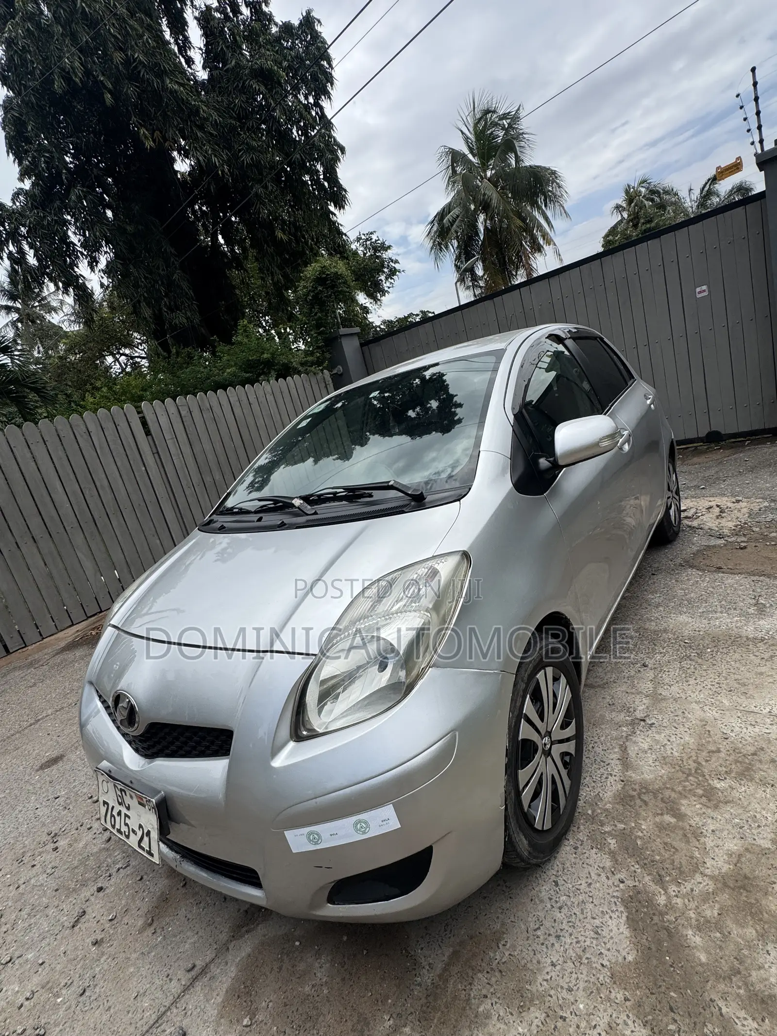 Toyota Vitz 1.3 AWD 3dr 2010 Silver