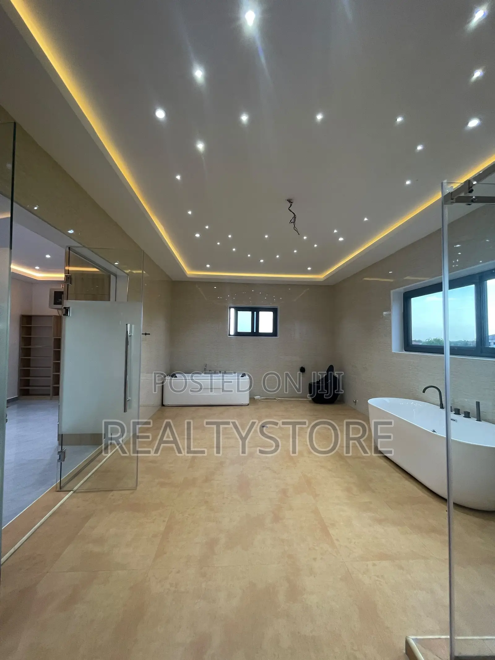 6bdrm Penthouse in Ashongman Estate, Accra Metropolitan for sale