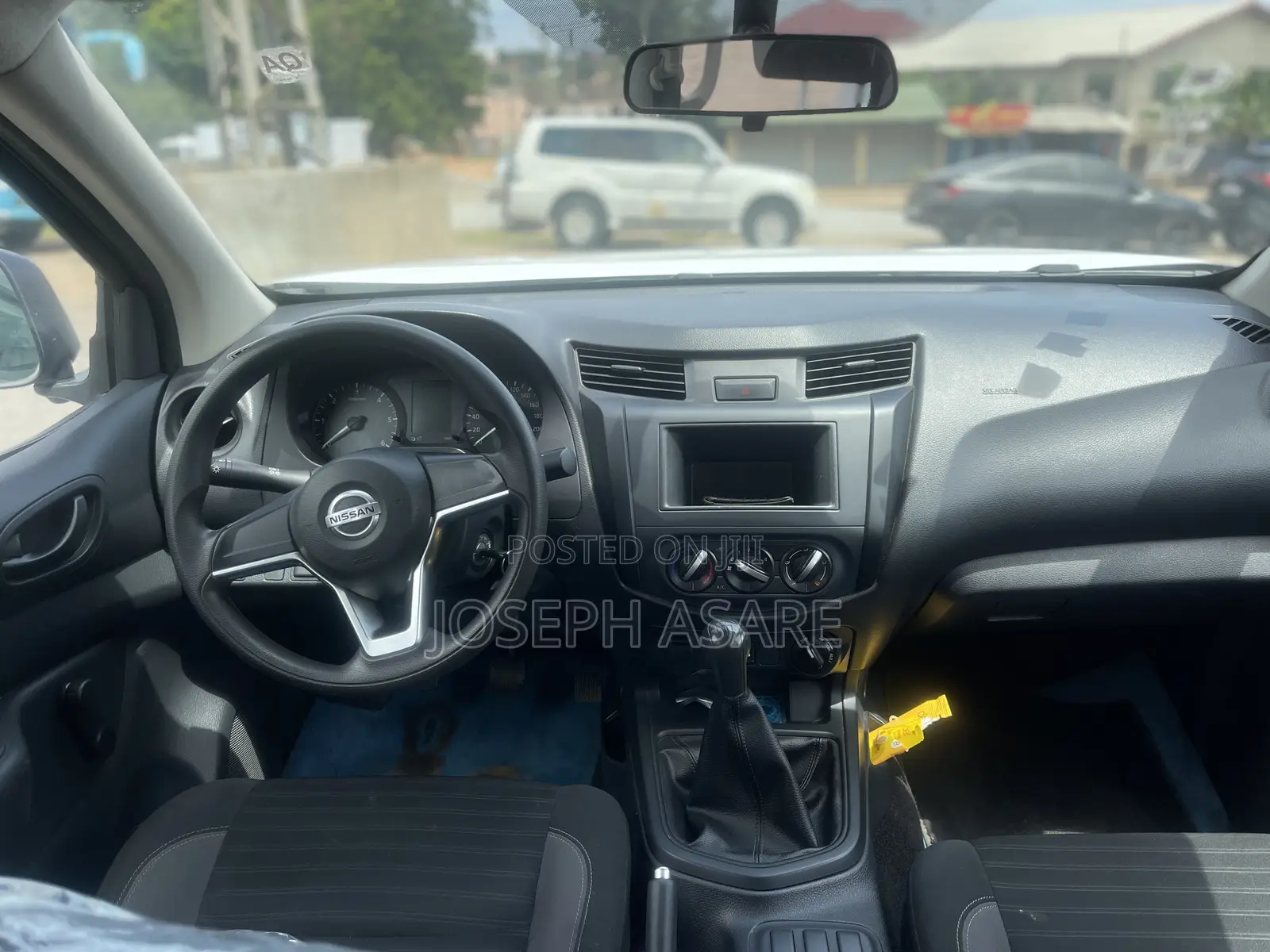 Nissan Navara 2023 White