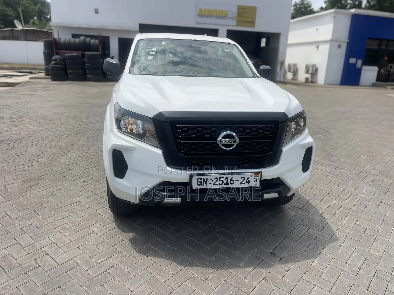 Nissan Navara 2023 White