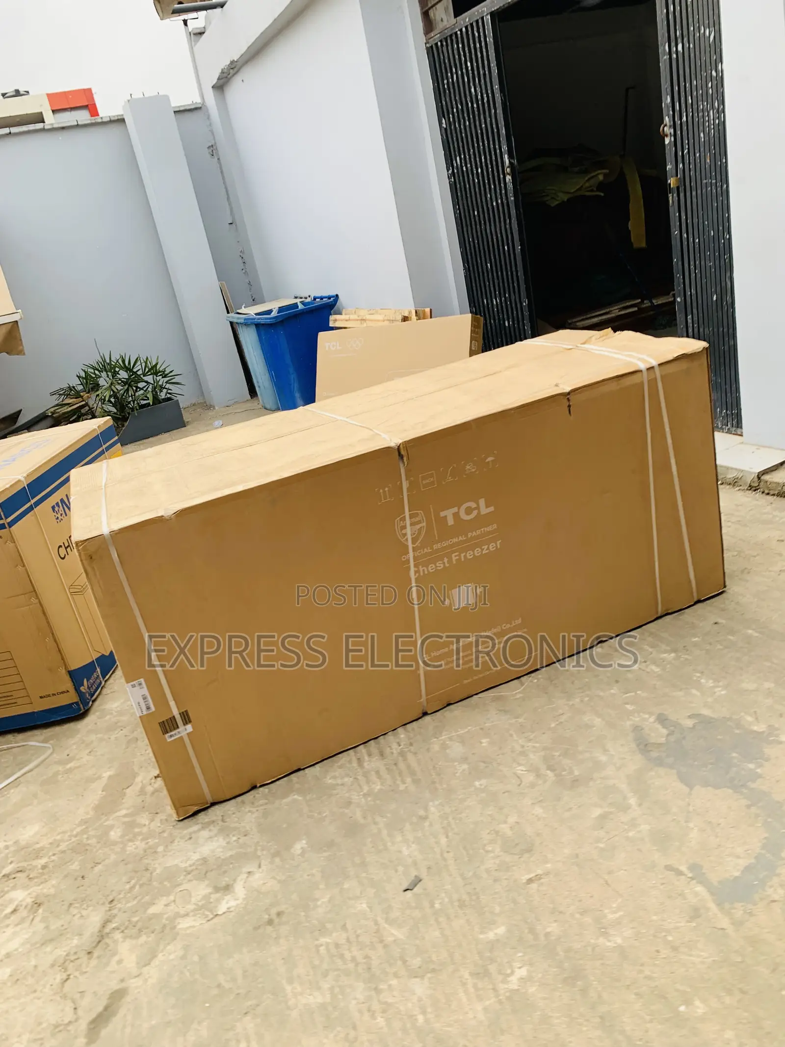 Amazing New Grey Double Door TCL 720L CHEST FREEZER (F920CFSL