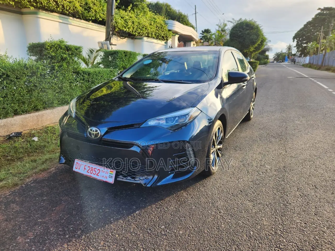 Toyota Corolla SE Special Edition 4dr Sedan (1.8L 4cyl CVT) 2017 Blue