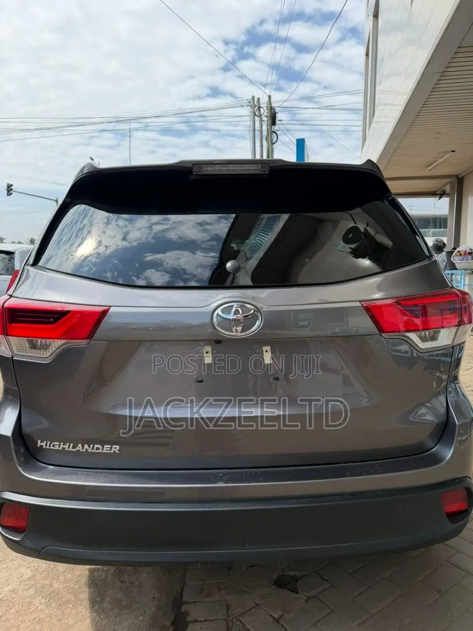Toyota Highlander LE 2019 Gray