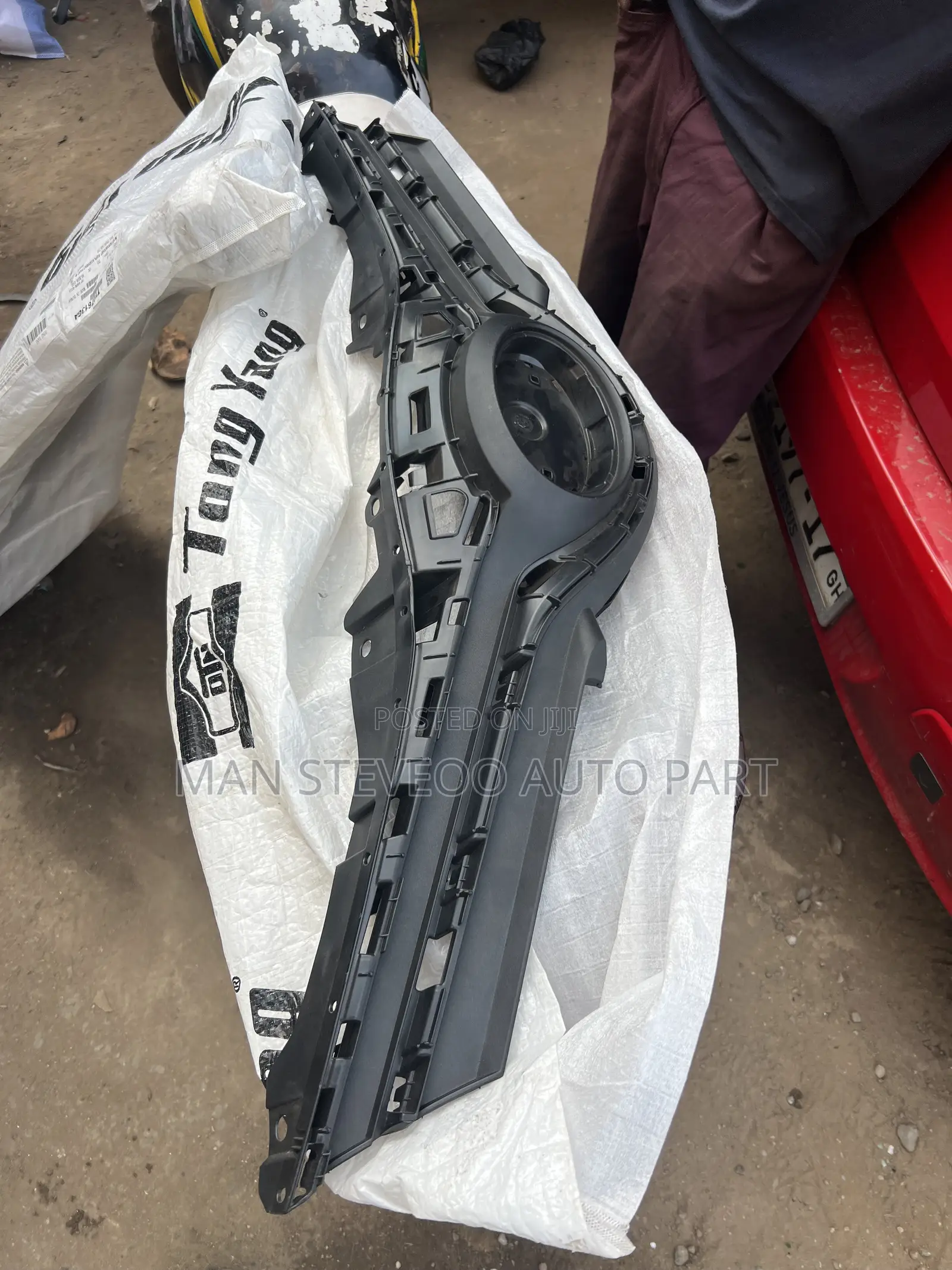 Toyota Yaris 2015-2016 Top  Grill