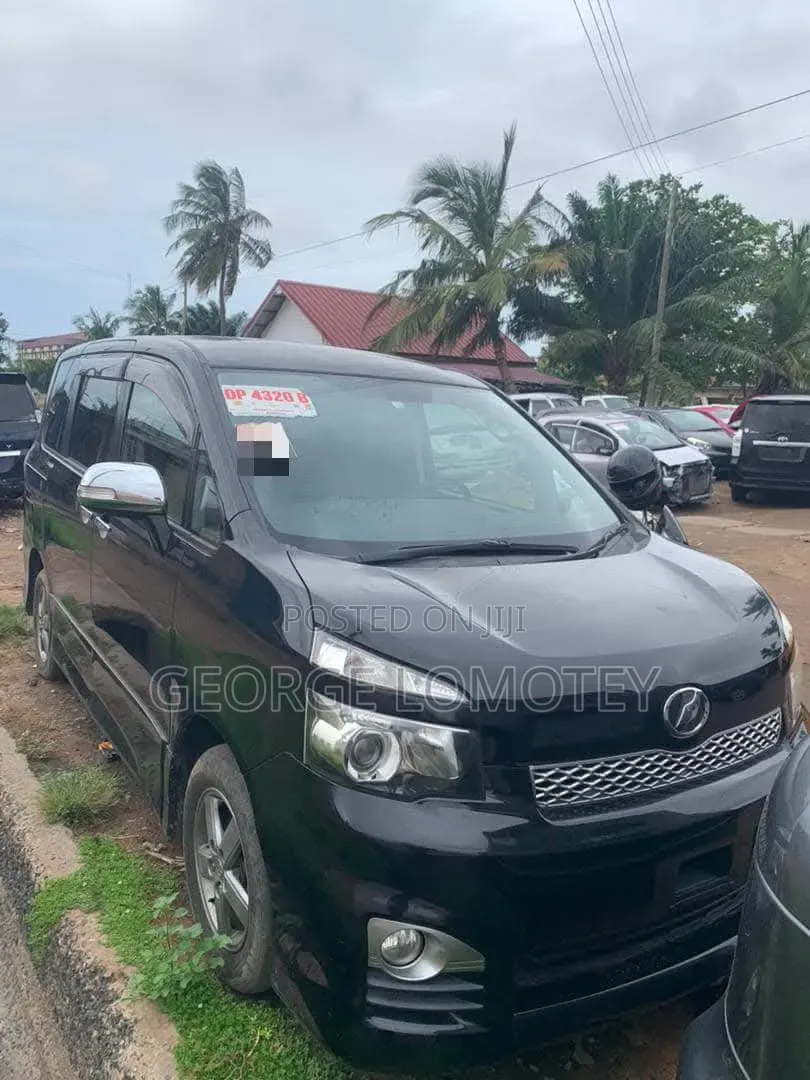 Toyota Voxy 2012 Black
